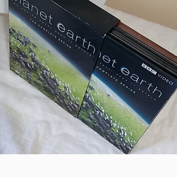 Planet Earth DVD set - Picture 5 of 6